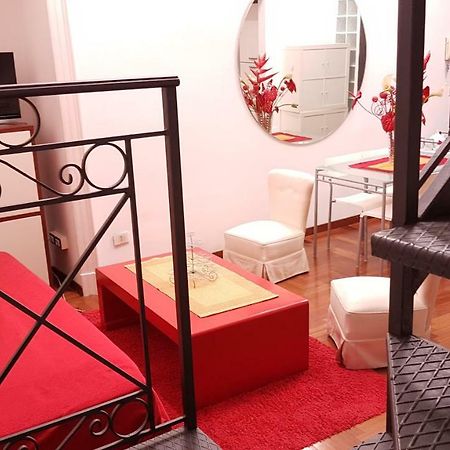 Il Salotto Di Nonna Cornelia 2 Hotel Наполи Екстериор снимка