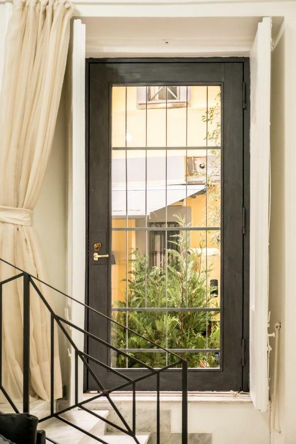 Il Salotto Di Nonna Cornelia 2 Hotel Наполи Екстериор снимка