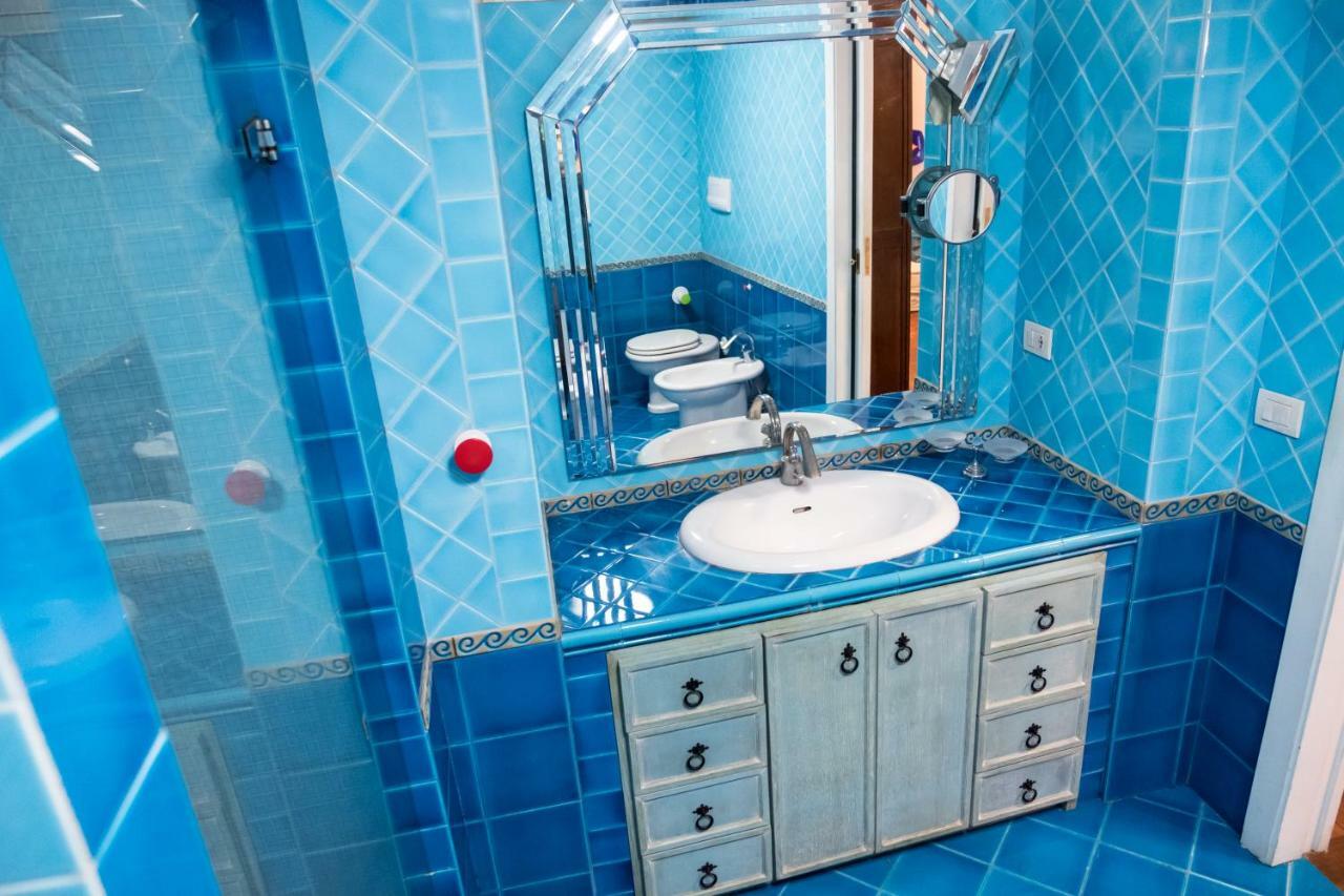 Il Salotto Di Nonna Cornelia 2 Hotel Наполи Екстериор снимка