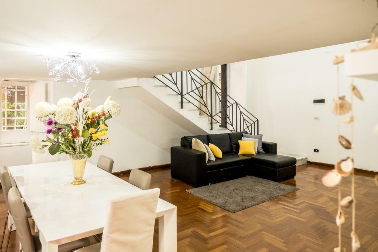 Il Salotto Di Nonna Cornelia 2 Hotel Наполи Екстериор снимка