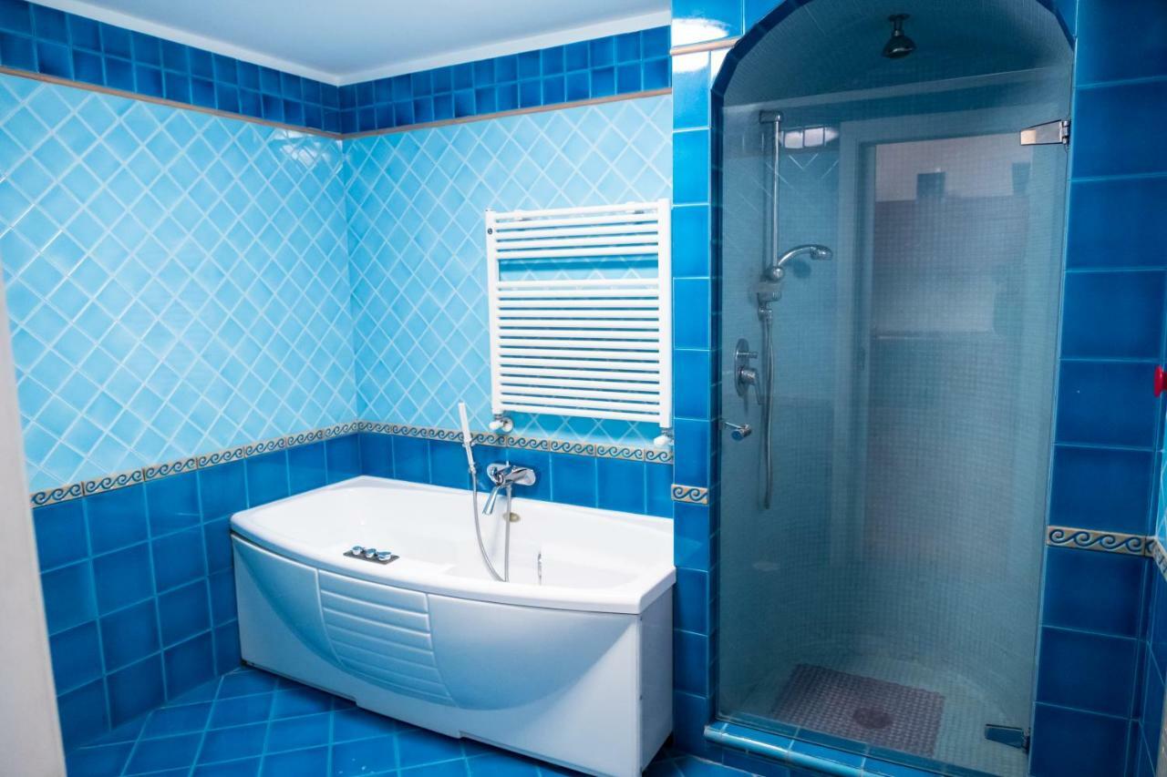 Il Salotto Di Nonna Cornelia 2 Hotel Наполи Екстериор снимка