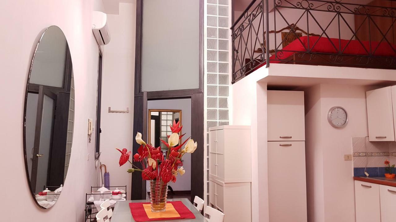 Il Salotto Di Nonna Cornelia 2 Hotel Наполи Екстериор снимка