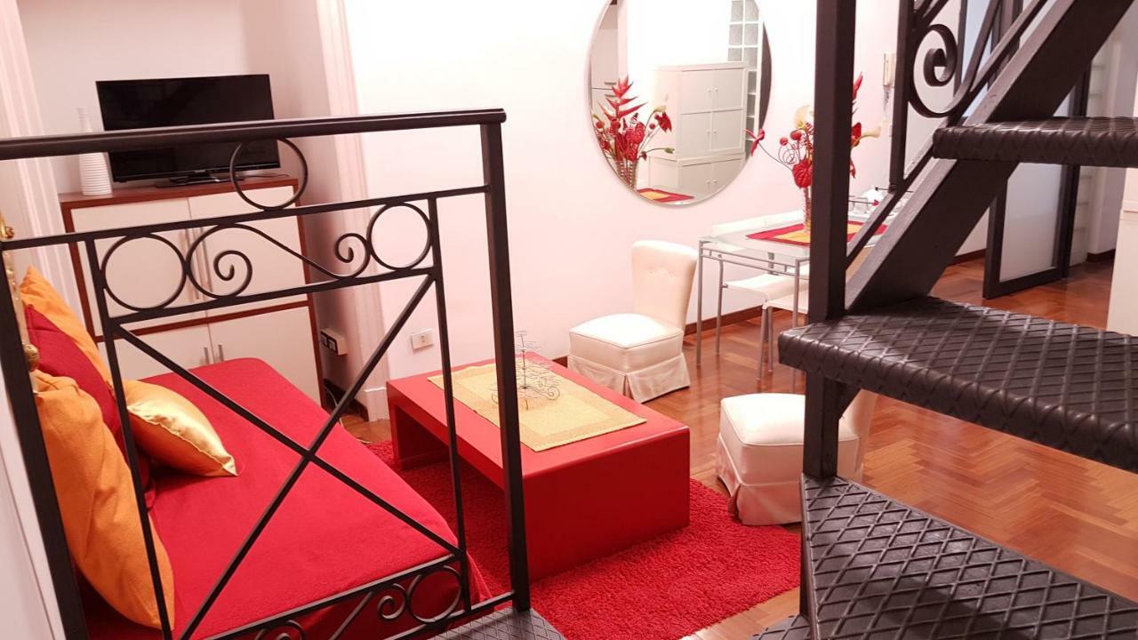 Il Salotto Di Nonna Cornelia 2 Hotel Наполи Екстериор снимка