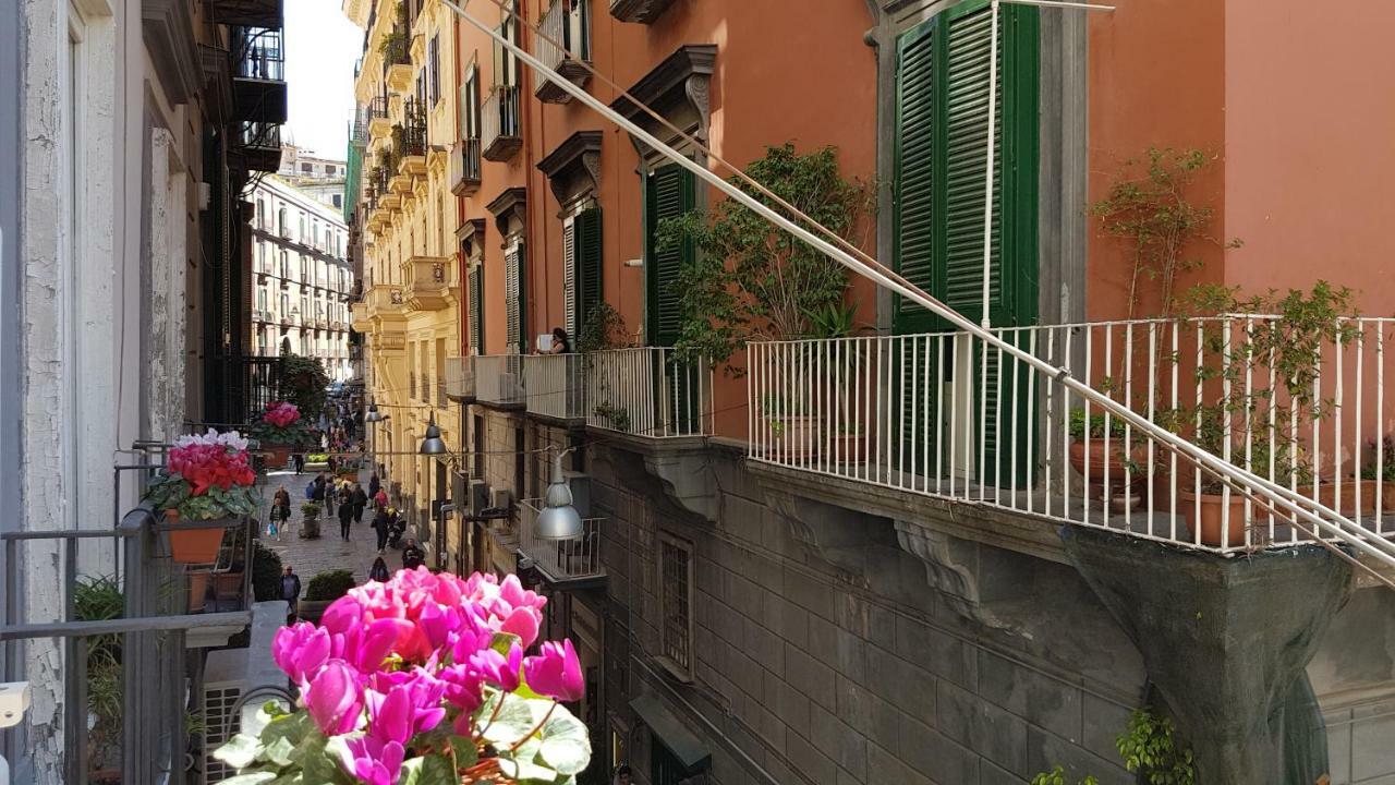 Il Salotto Di Nonna Cornelia 2 Hotel Наполи Екстериор снимка