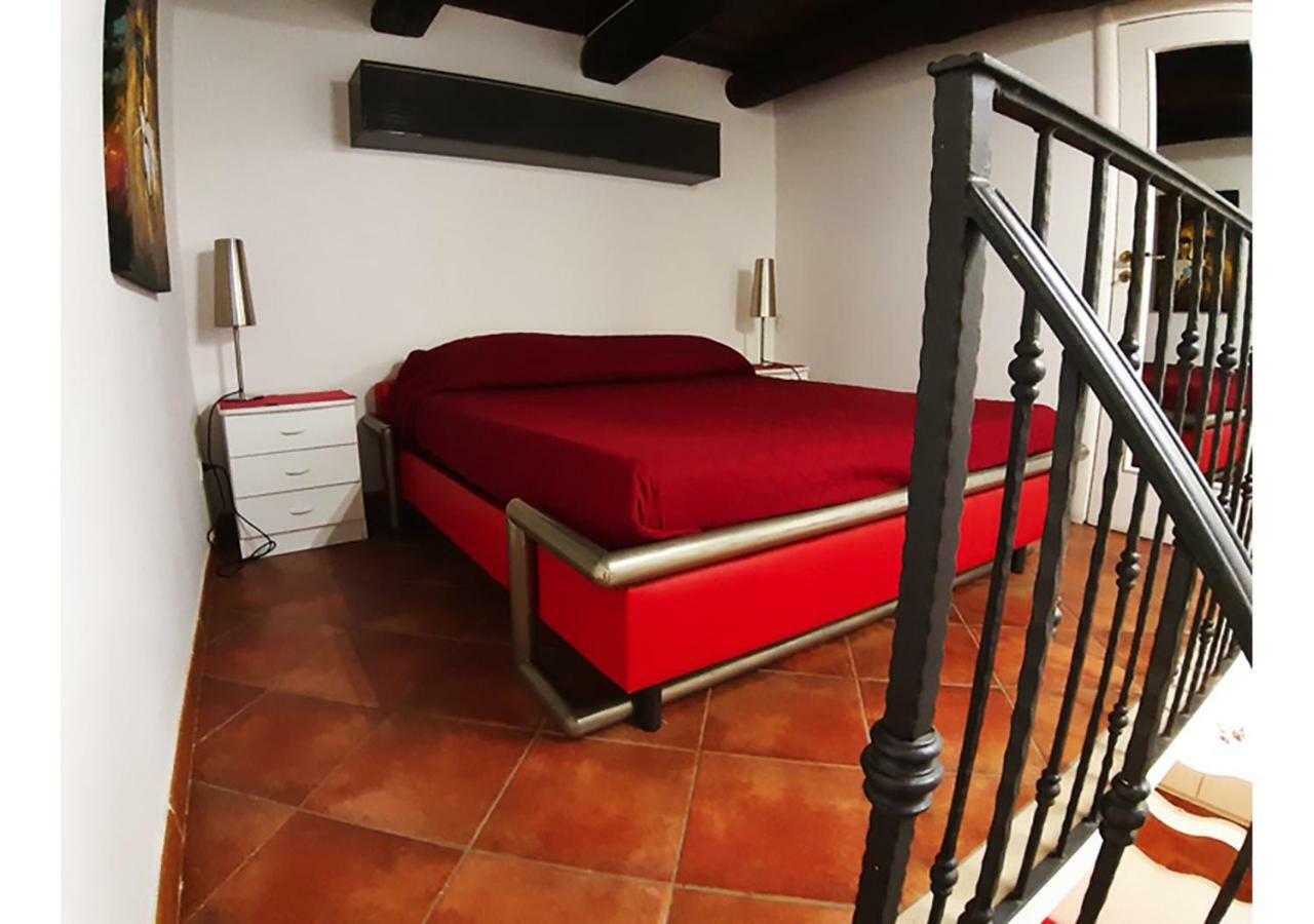 Il Salotto Di Nonna Cornelia 2 Hotel Наполи Екстериор снимка