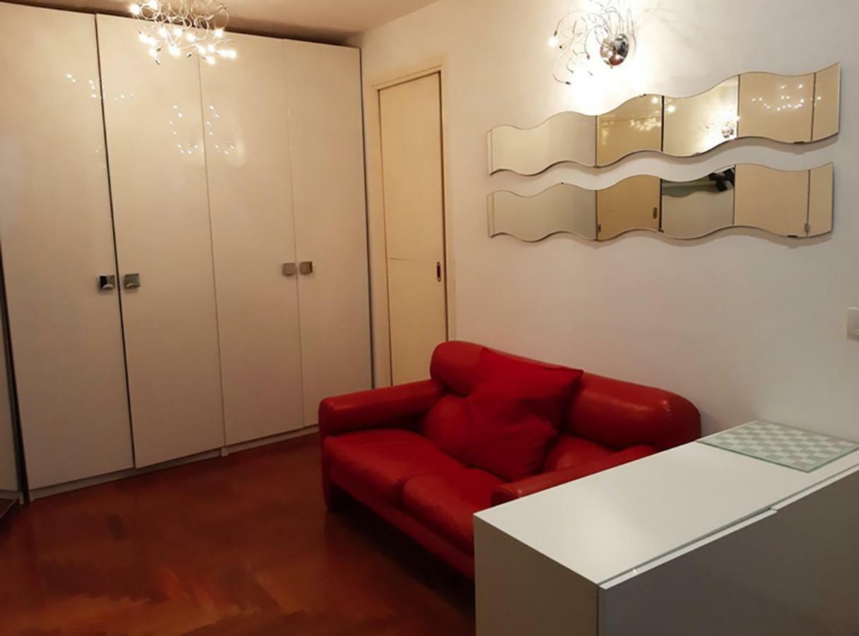 Il Salotto Di Nonna Cornelia 2 Hotel Наполи Екстериор снимка